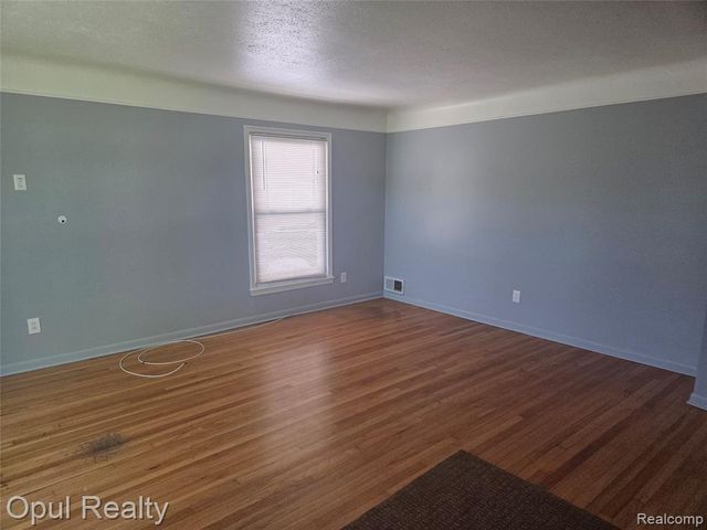 13520 Fenton, Redford, MI 48239