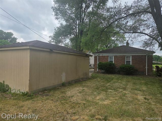 13520 Fenton, Redford, MI 48239