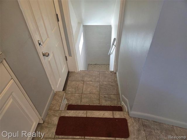 13520 Fenton, Redford, MI 48239