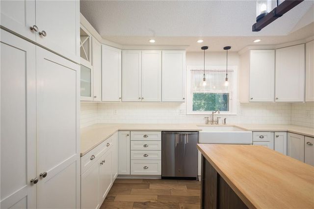 304 SE Brownfield Drive, Lee's Summit, MO 64063