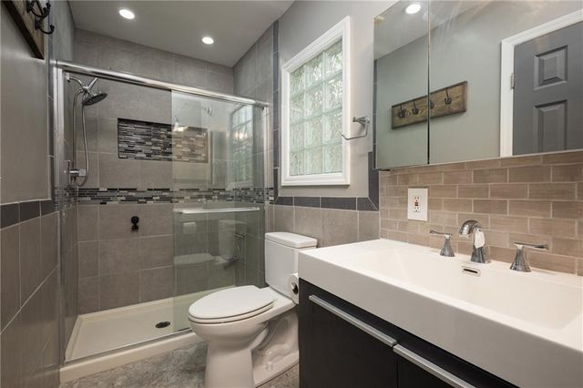 304 SE Brownfield Drive, Lee's Summit, MO 64063