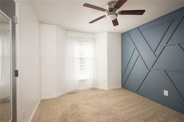 304 SE Brownfield Drive, Lee's Summit, MO 64063