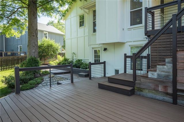 304 SE Brownfield Drive, Lee's Summit, MO 64063