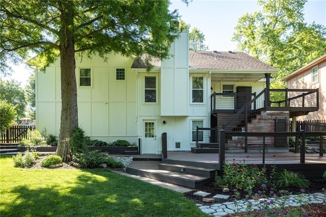 304 SE Brownfield Drive, Lee's Summit, MO 64063