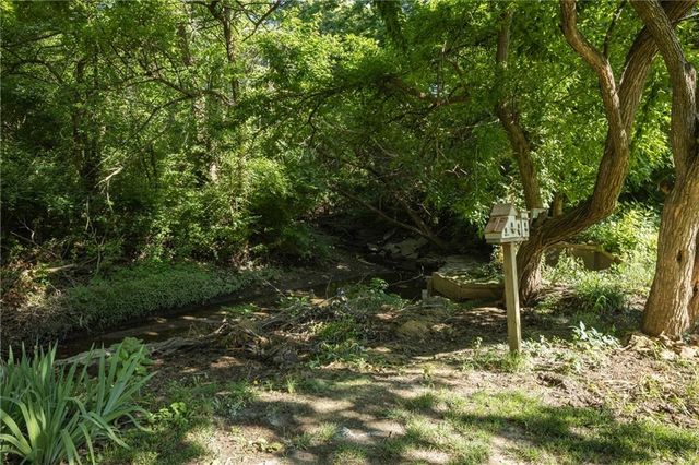 304 SE Brownfield Drive, Lee's Summit, MO 64063