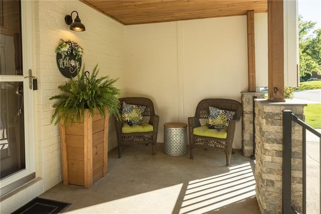 304 SE Brownfield Drive, Lee's Summit, MO 64063