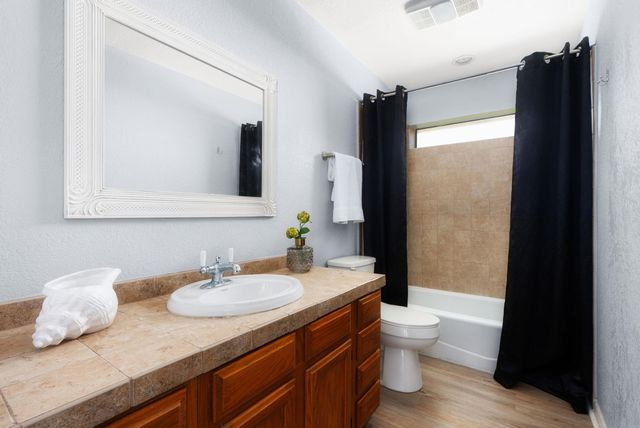 503 San Jacinto ST, Lockhart, TX 78644