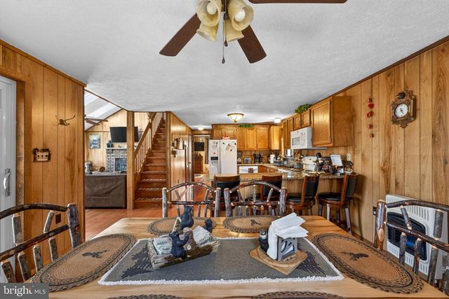 2038 BEAVER RUN RD, Pocono Lake, PA 18347