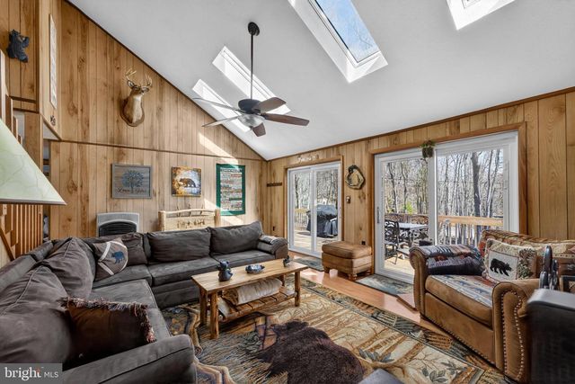 2038 BEAVER RUN RD, Pocono Lake, PA 18347