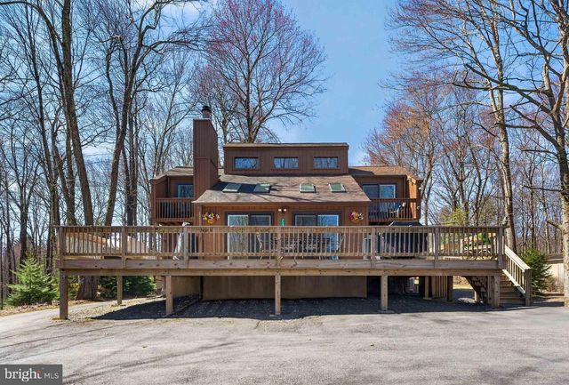 2038 BEAVER RUN RD, Pocono Lake, PA 18347