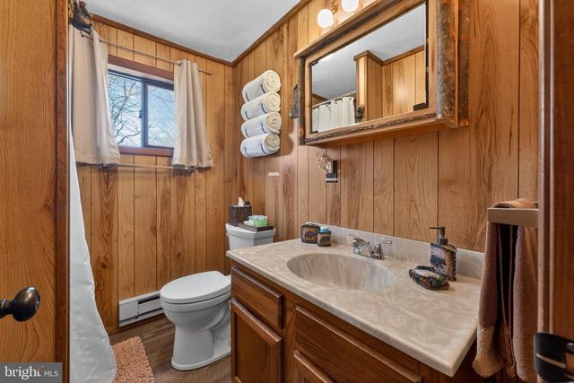2038 BEAVER RUN RD, Pocono Lake, PA 18347