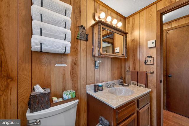 2038 BEAVER RUN RD, Pocono Lake, PA 18347