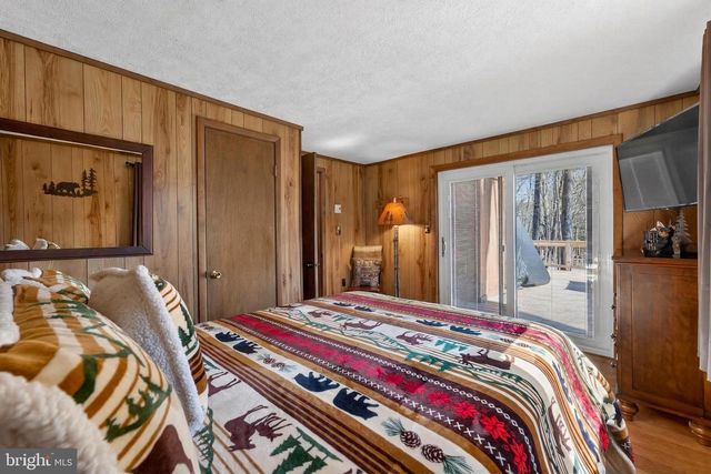 2038 BEAVER RUN RD, Pocono Lake, PA 18347