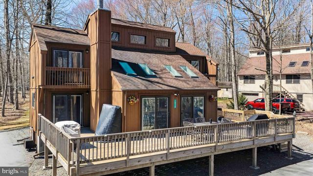 2038 BEAVER RUN RD, Pocono Lake, PA 18347