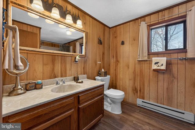 2038 BEAVER RUN RD, Pocono Lake, PA 18347