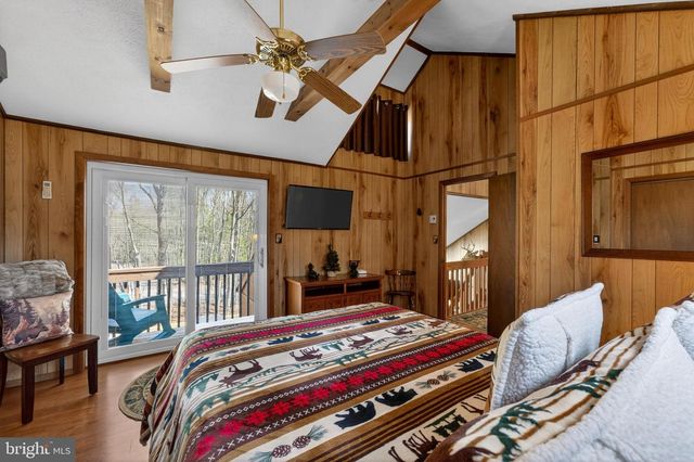2038 BEAVER RUN RD, Pocono Lake, PA 18347