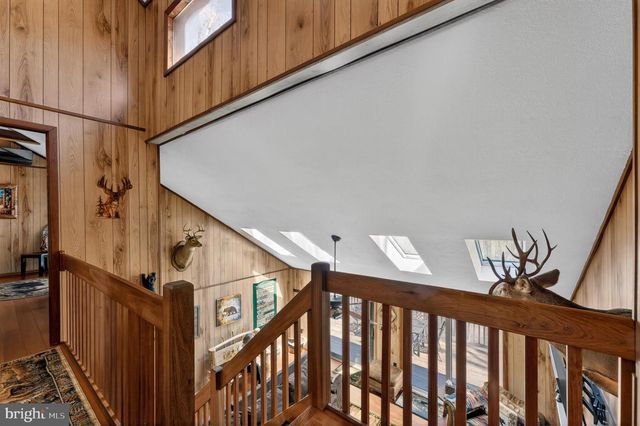 2038 BEAVER RUN RD, Pocono Lake, PA 18347