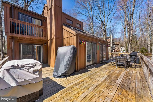 2038 BEAVER RUN RD, Pocono Lake, PA 18347