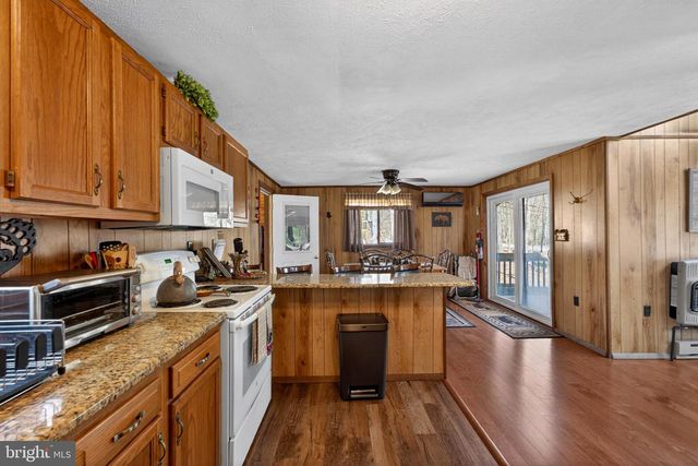 2038 BEAVER RUN RD, Pocono Lake, PA 18347
