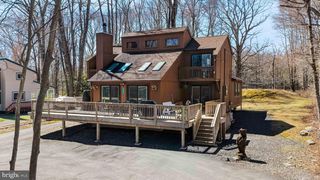 2038 BEAVER RUN RD, Pocono Lake, PA 18347