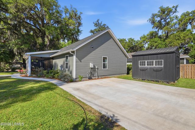 2620 Mossy Oaks Road, Beaufort, SC 29902