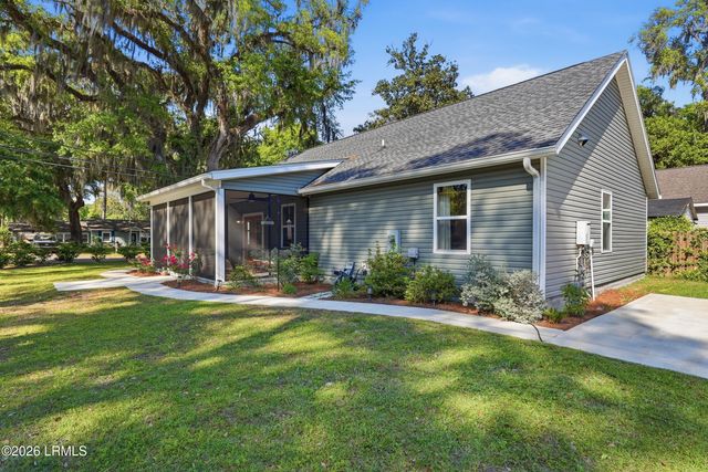2620 Mossy Oaks Road, Beaufort, SC 29902