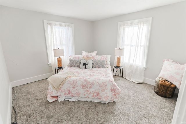 811 E Ewing Avenue, South Bend, IN 46613