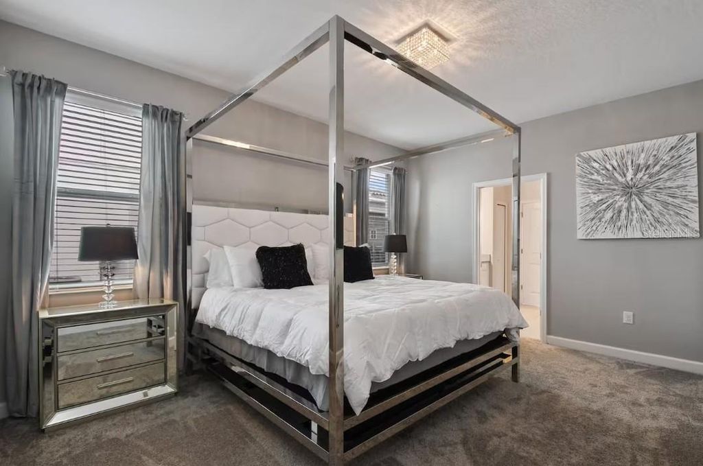 Image 15 of property listing at 1545 MAIDSTONE COURT, Davenport, FL 33896