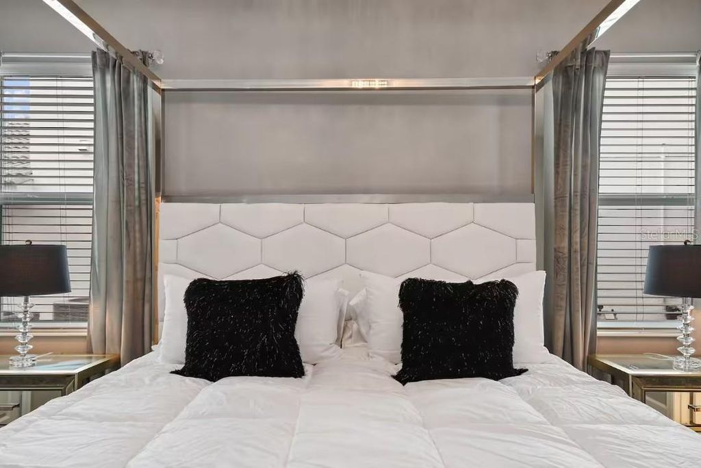 Image 16 of property listing at 1545 MAIDSTONE COURT, Davenport, FL 33896