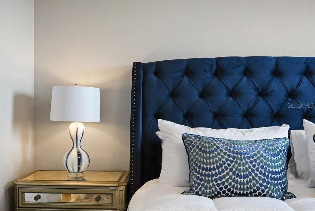 Image 21 of property listing at 1545 MAIDSTONE COURT, Davenport, FL 33896