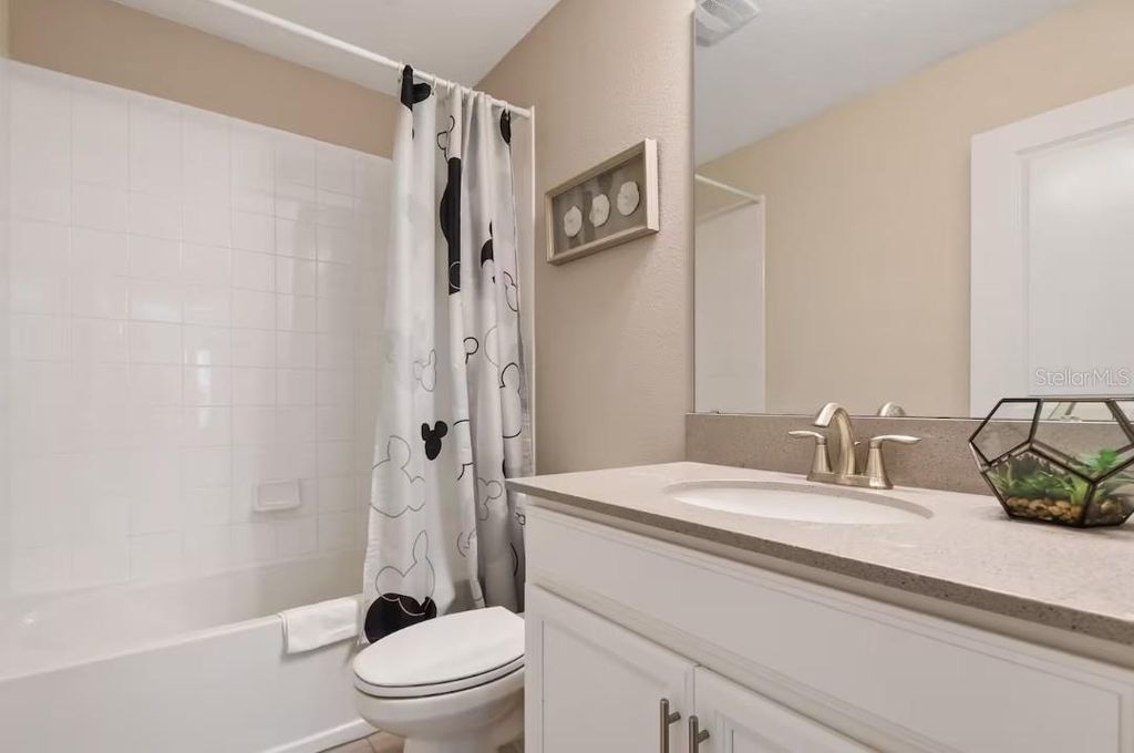 Image 28 of property listing at 1545 MAIDSTONE COURT, Davenport, FL 33896