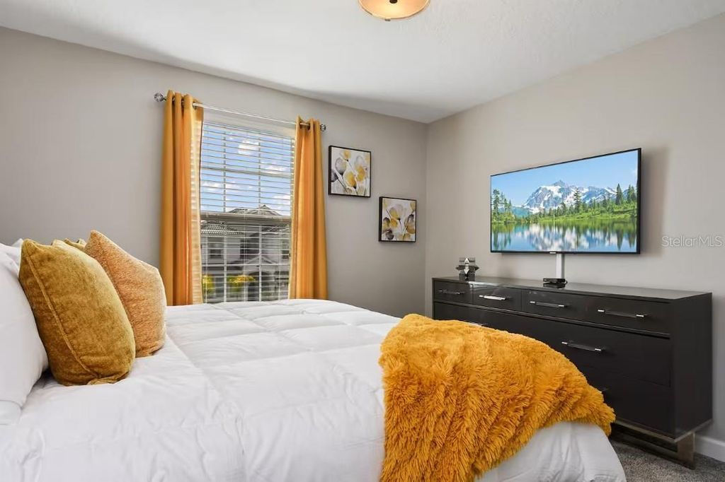 Image 29 of property listing at 1545 MAIDSTONE COURT, Davenport, FL 33896