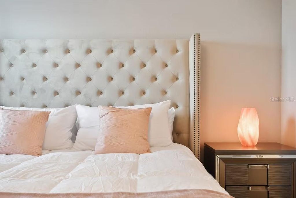 Image 33 of property listing at 1545 MAIDSTONE COURT, Davenport, FL 33896