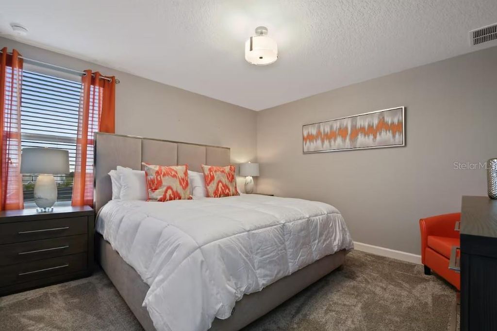 Image 35 of property listing at 1545 MAIDSTONE COURT, Davenport, FL 33896