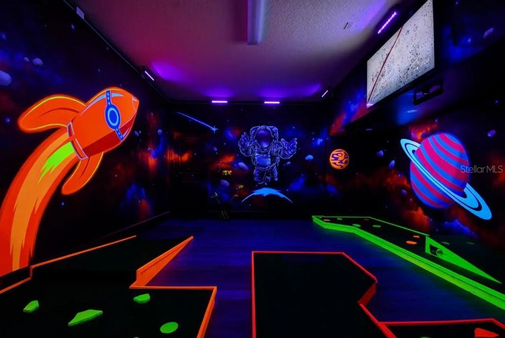 Image 45 of property listing at 1545 MAIDSTONE COURT, Davenport, FL 33896