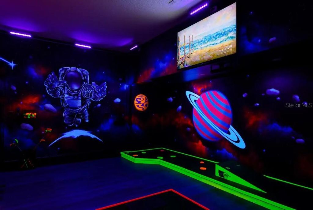 Image 48 of property listing at 1545 MAIDSTONE COURT, Davenport, FL 33896