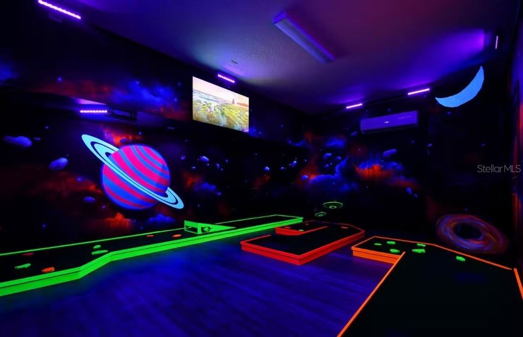 Image 49 of property listing at 1545 MAIDSTONE COURT, Davenport, FL 33896