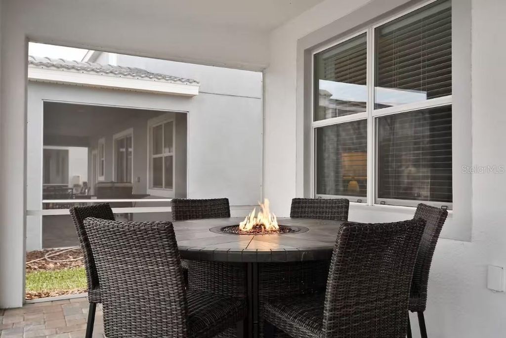 Image 50 of property listing at 1545 MAIDSTONE COURT, Davenport, FL 33896