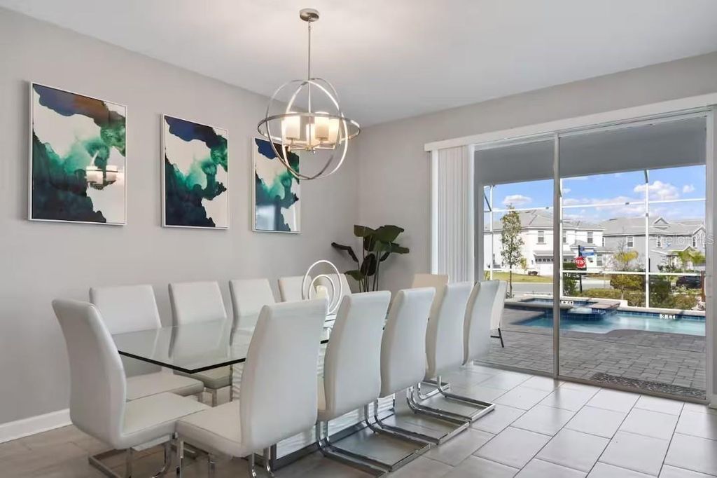 Image 8 of property listing at 1545 MAIDSTONE COURT, Davenport, FL 33896