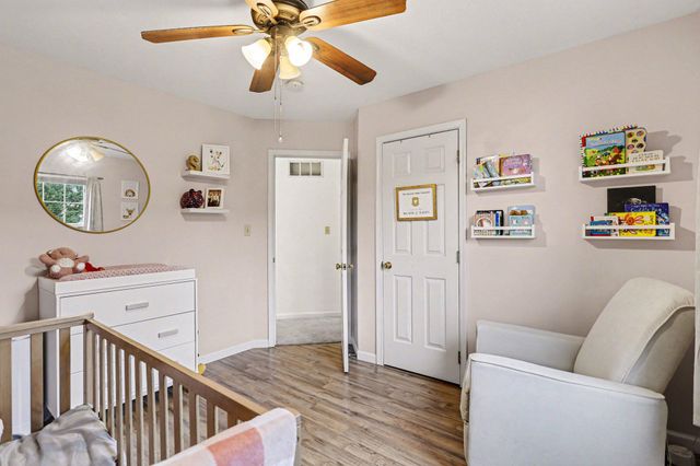208 COUNTRY RIDGE DR, Red Lion, PA 17356