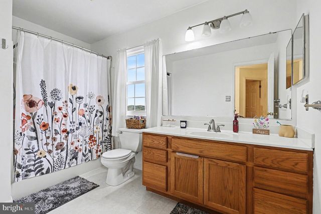 208 COUNTRY RIDGE DR, Red Lion, PA 17356