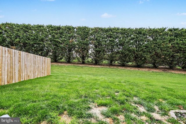 208 COUNTRY RIDGE DR, Red Lion, PA 17356