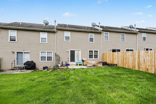 208 COUNTRY RIDGE DR, Red Lion, PA 17356
