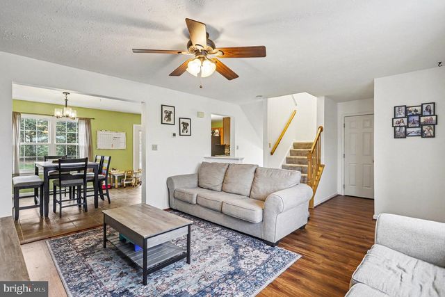 208 COUNTRY RIDGE DR, Red Lion, PA 17356