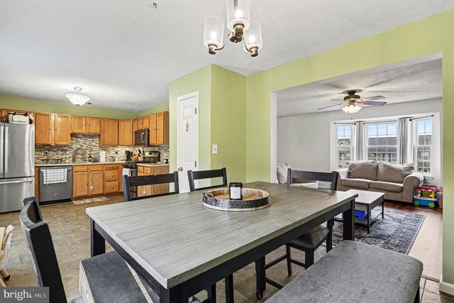 208 COUNTRY RIDGE DR, Red Lion, PA 17356