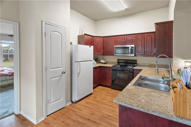 5205 Sagewood Drive, College Station, TX 77845