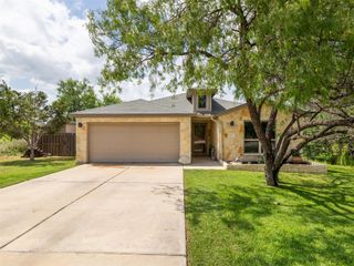 2302 Patriot DR, Lago Vista, TX 78645