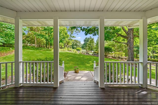 8 Sills Court, Warwick, NY 10990