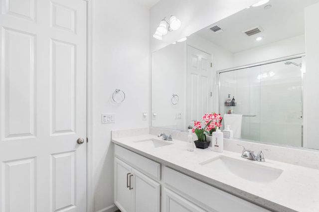 1552 Egyptian Way, Olivehurst, CA 95961