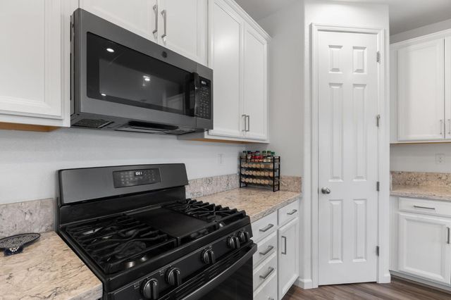 1552 Egyptian Way, Olivehurst, CA 95961